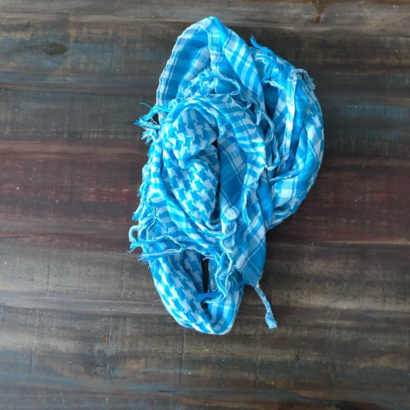 Patterned Fringe Scarf - Picture 2 of 5